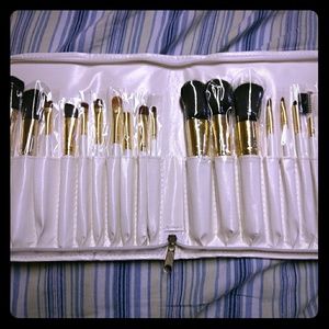 Dollhouse brush set